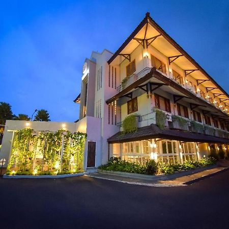 Hotel Nyland Pasteur Bandung Exterior foto